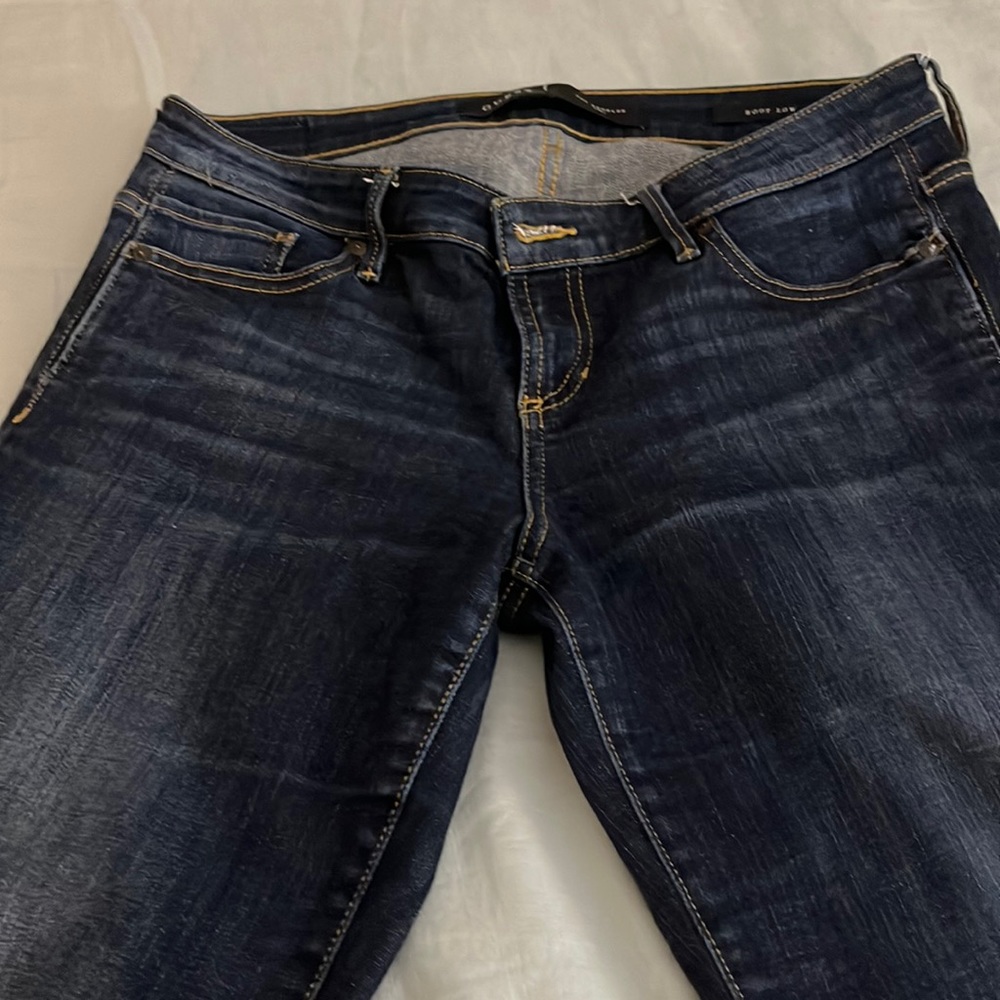 Ladies Guess Jeans Beautiful Shape and Cut Size 29